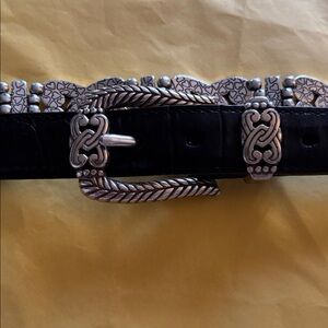 Brighton Silver Tone Belt with Black Leather Detail. — Style B2503 Size L